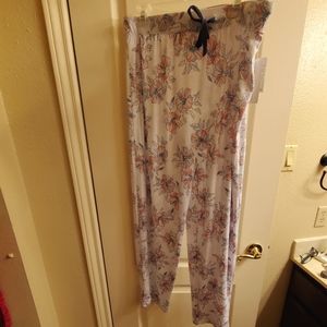Jaclyn Imtimates lounge pants